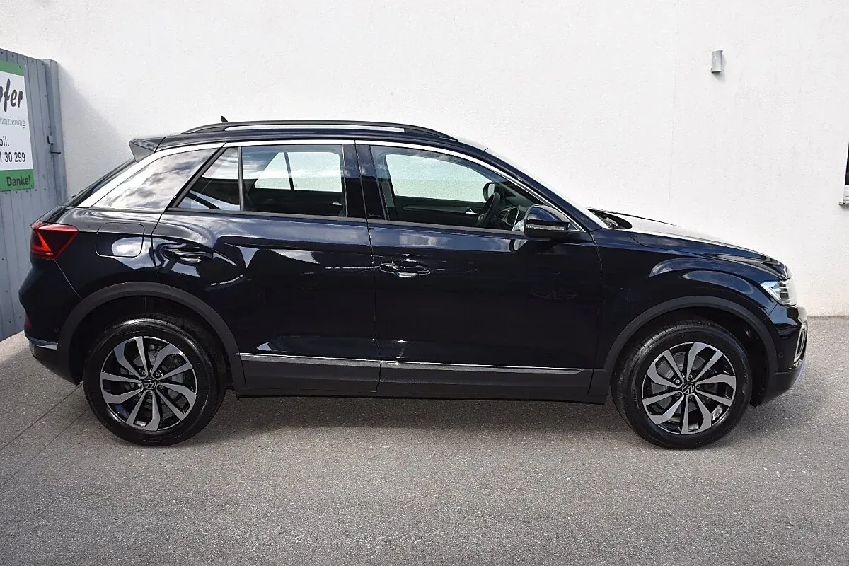 Volkswagen T-Roc 2023 photo 3