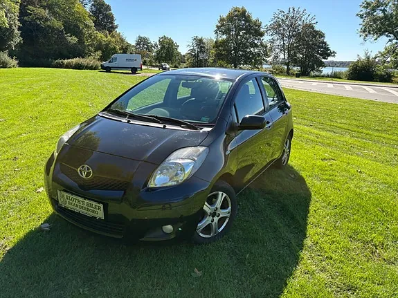 Toyota Yaris 2010 photo 2