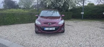 Mazda 2 2011 photo 2