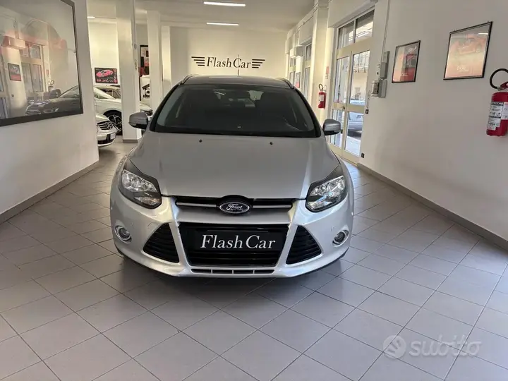 Ford Focus 2012 photo 3