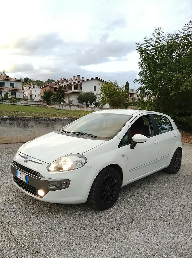 Fiat Punto Evo 2010 photo 2