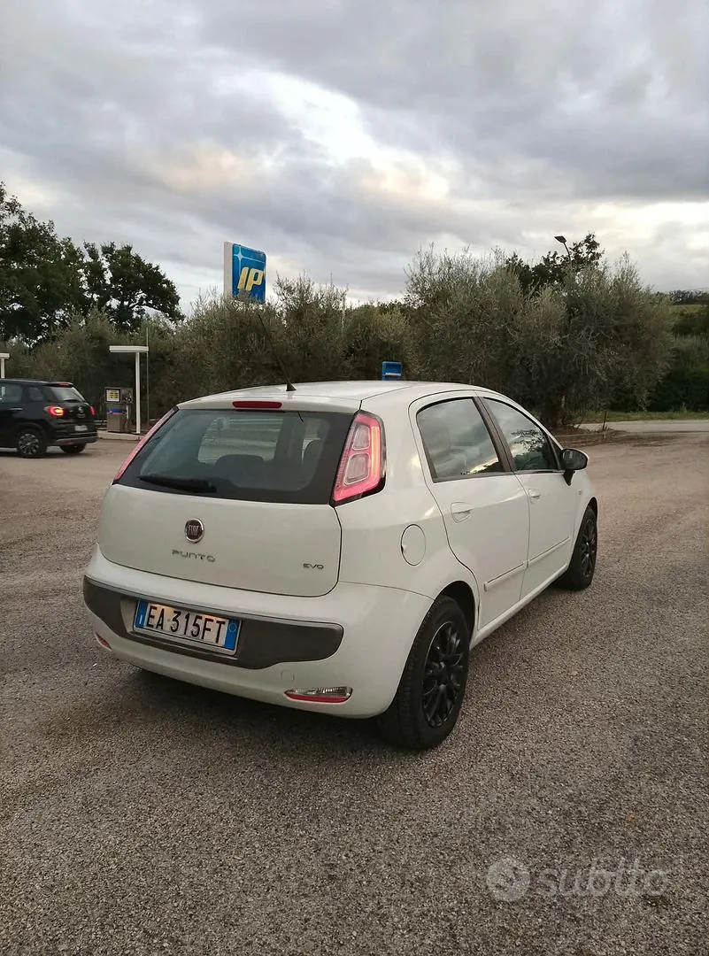Fiat Punto Evo 2010 photo 4