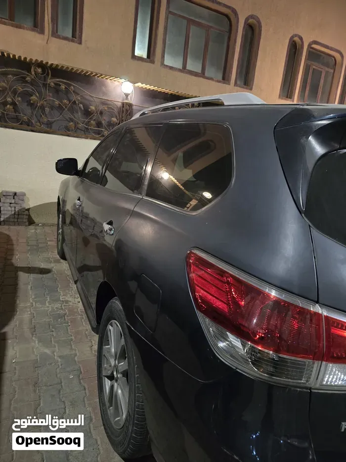 Nissan Pathfinder 2015 photo 2