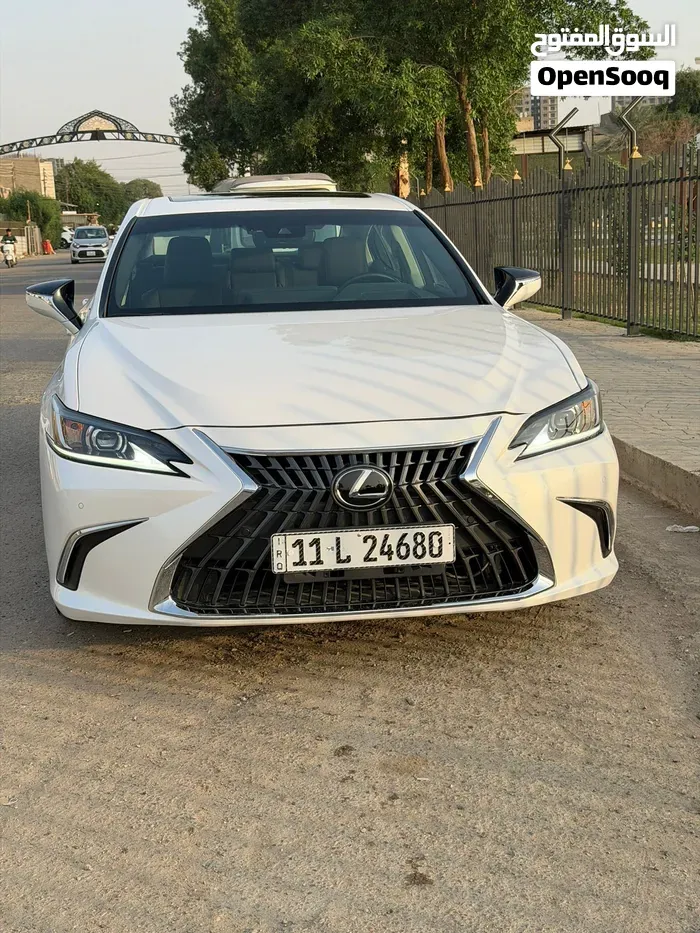 Lexus Es 300 2025 photo 3