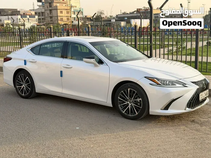 Lexus Es 300 2025 photo 4