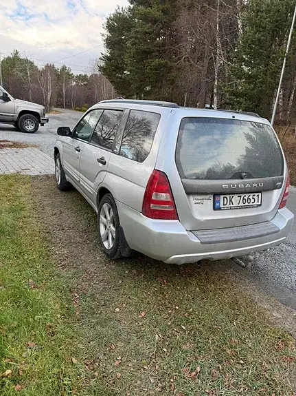 Subaru Forester 2004 photo 2