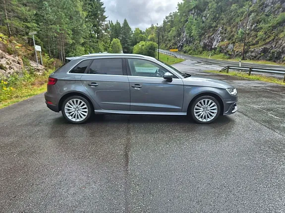 Audi A3 2016 photo 3