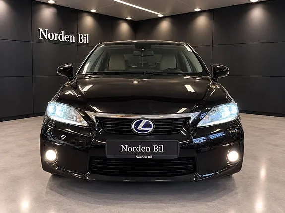 Lexus Ct200H 2011 photo 2