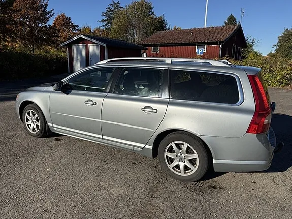 Volvo V70 2010 photo 3