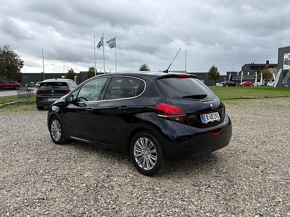 Peugeot 208 2018 photo 4