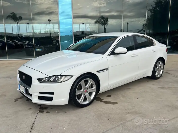 Jaguar Xe