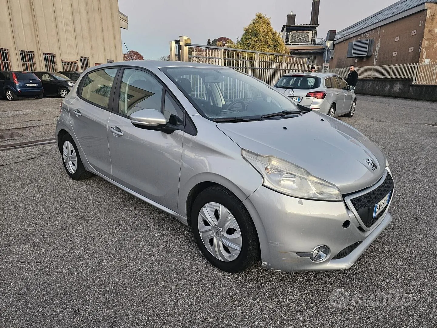 Peugeot 208 2012 photo 3
