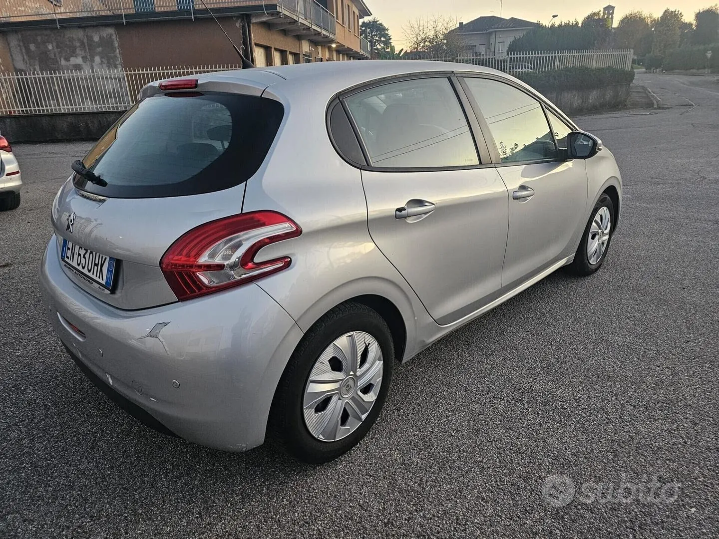 Peugeot 208 2012 photo 4