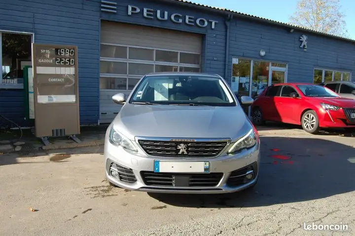 Peugeot 308 2020 photo 2