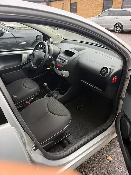 Peugeot 107 2012 photo 5