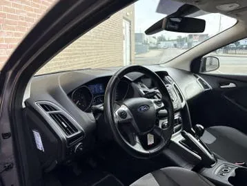 Ford Focus 2012 photo 3