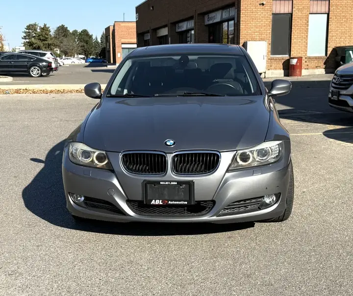 BMW 3 Series 2010 photo 4