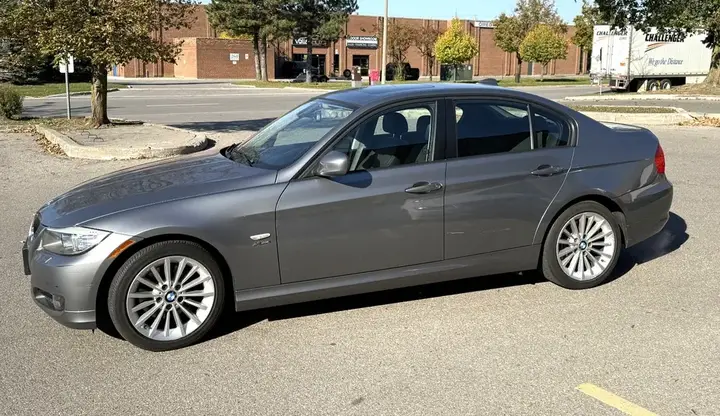 BMW 3 Series 2010 photo 5