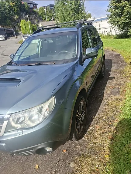 Subaru Forester 2012 photo 2