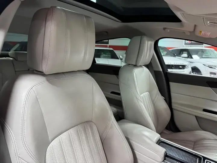 Jaguar Xf 2018 photo 5