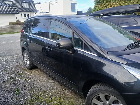 Peugeot 5008 2012 photo 3