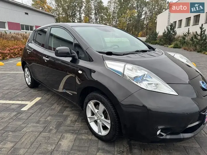 Nissan Leaf 2013 photo 2