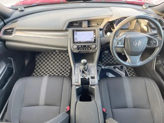 Honda Civic Hatchback 2018 photo 2