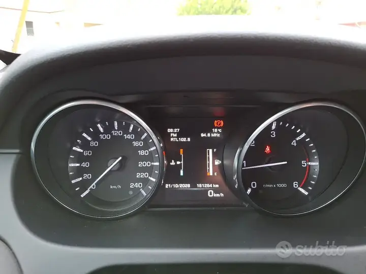 Land Rover Discovery Sport 2015 photo 3