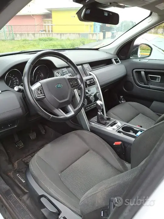 Land Rover Discovery Sport 2015 photo 4