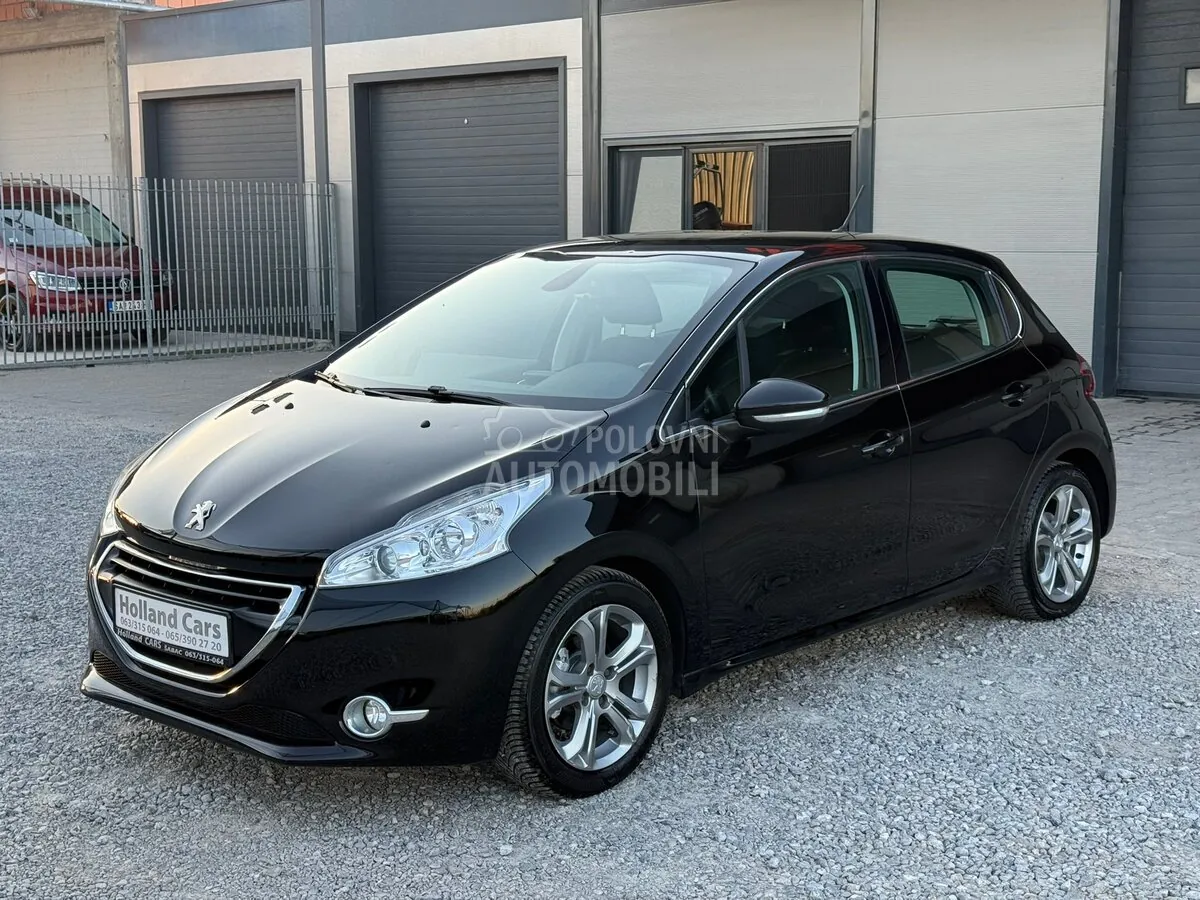 Peugeot 208 2014 photo 5