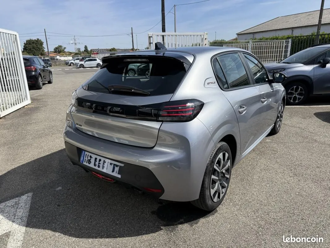 Peugeot 208 2025 photo 3