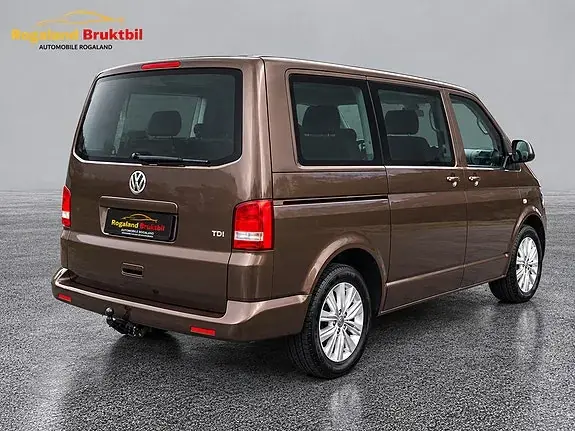 Volkswagen Multivan 2011 photo 2