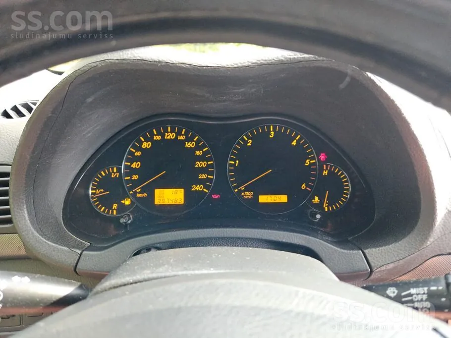 Toyota Avensis 2004 photo 4