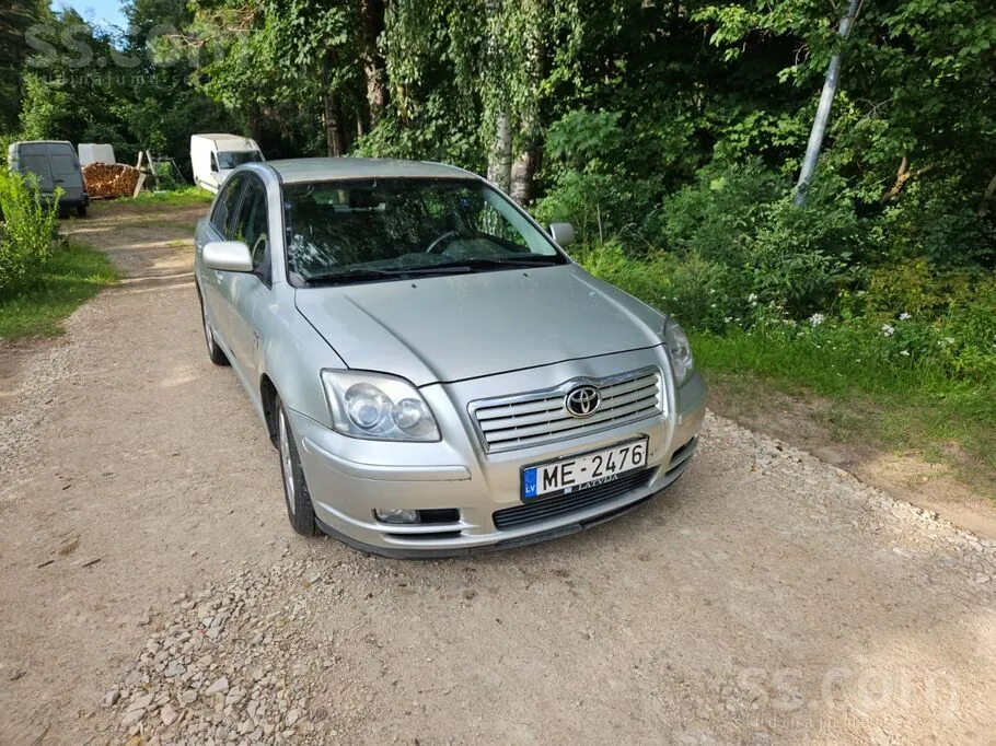 Toyota Avensis 2004 photo 2