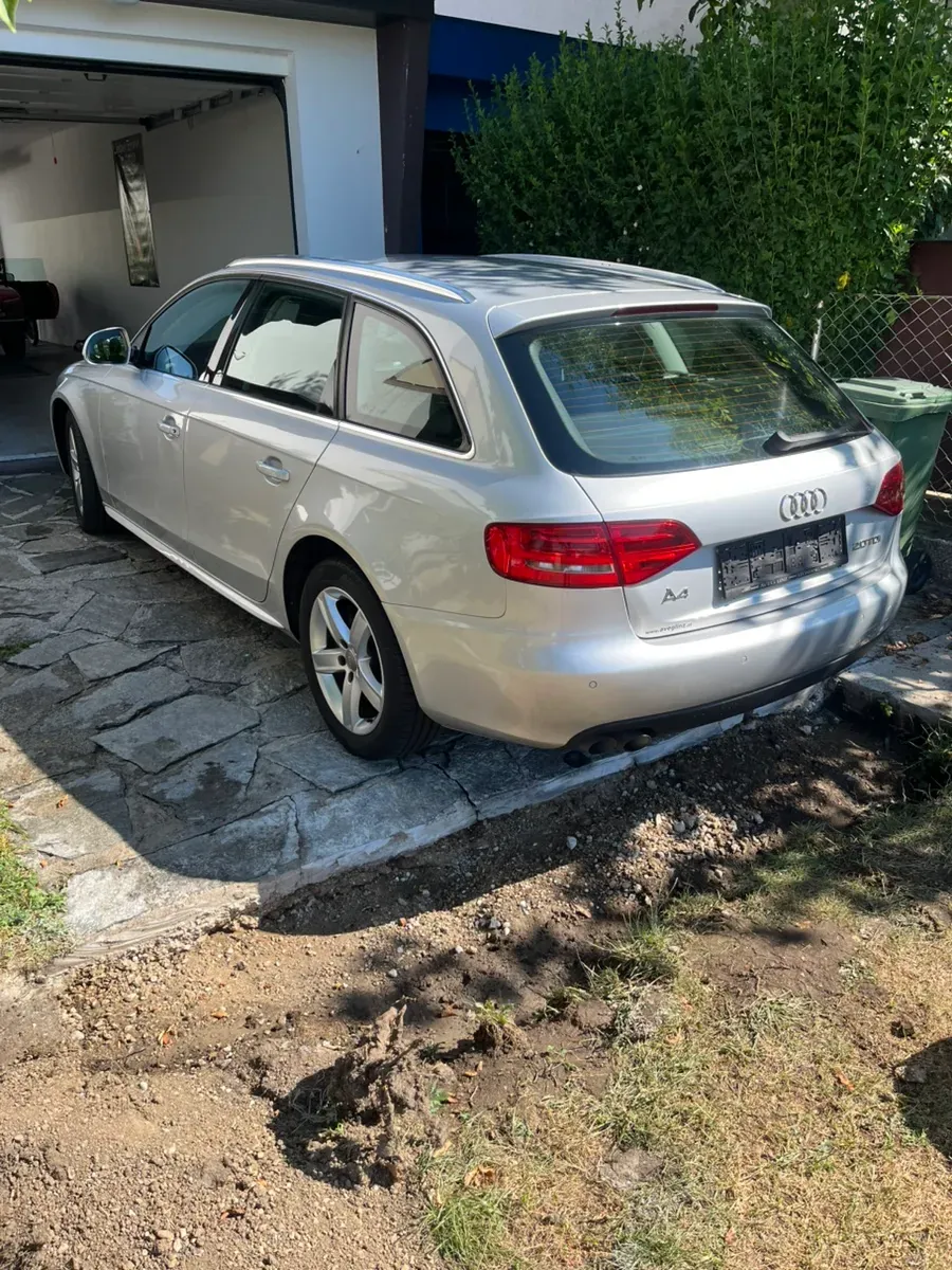 Audi A4 2009 photo 3