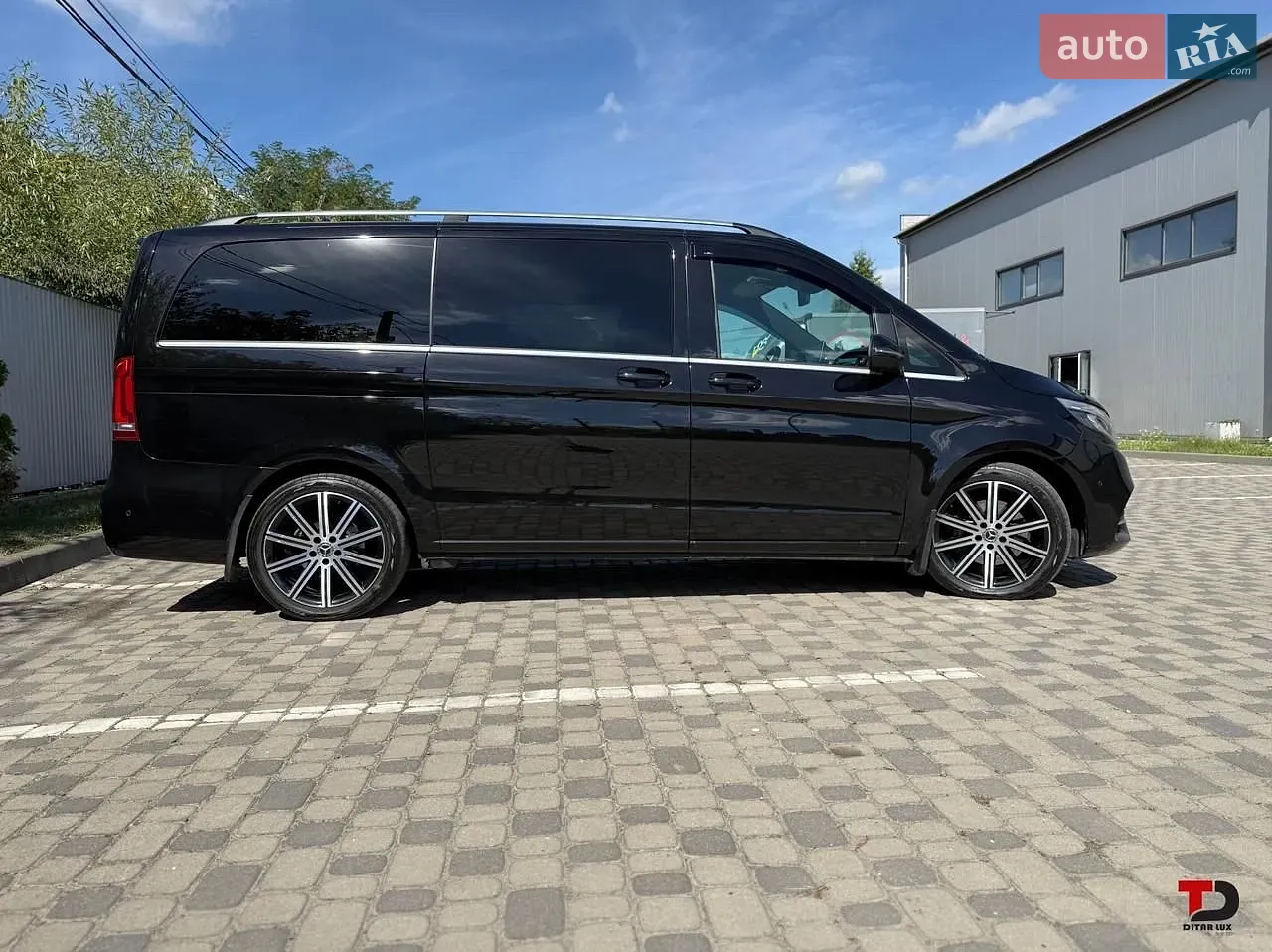 Mercedes-Benz V-Class 2019 photo 2