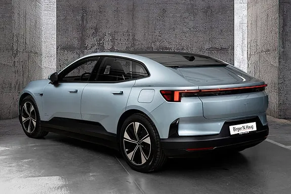Polestar 4 2025 photo 3