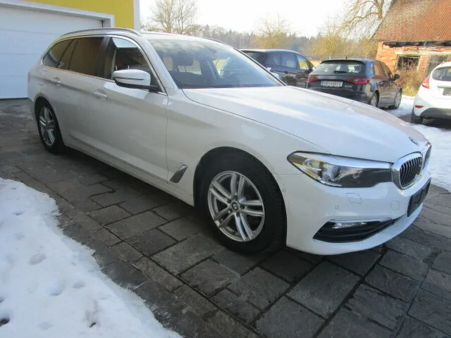 BMW 5 Series 2017 photo 2