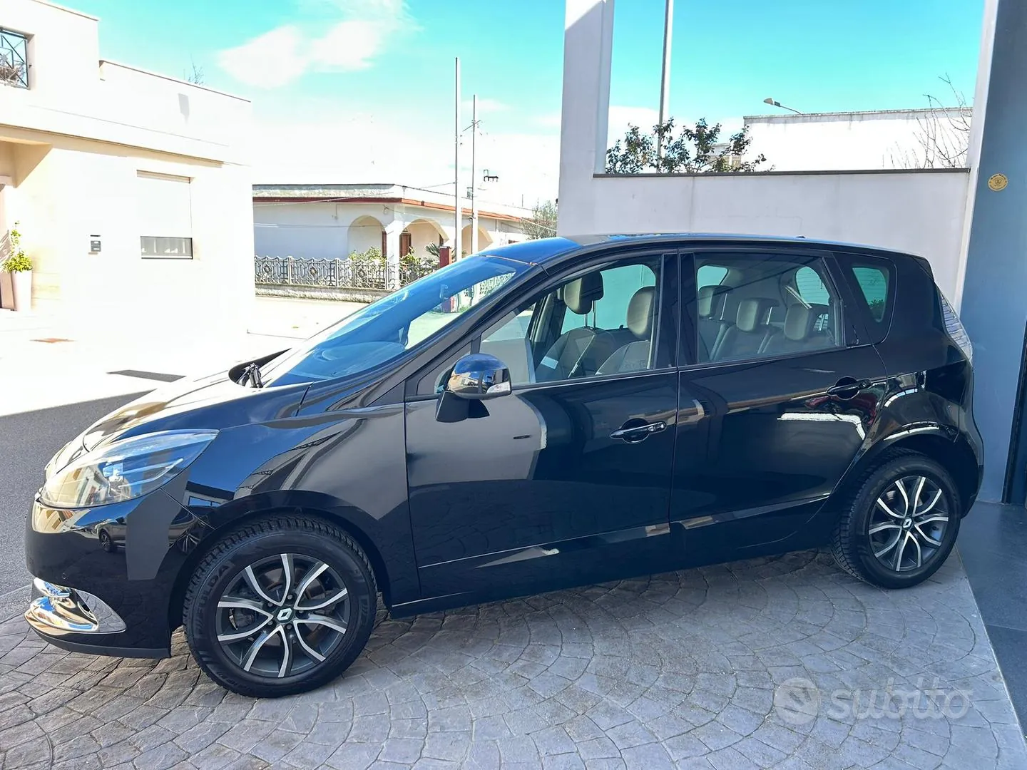 Renault Scenic 2013 photo 4