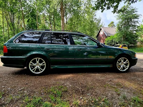 BMW 523I