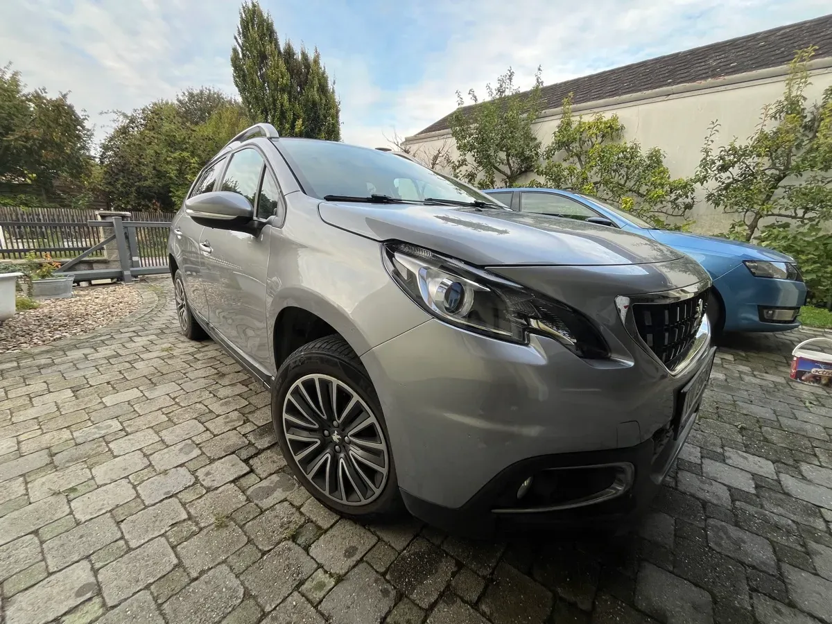 Peugeot 2008 2017 photo 2