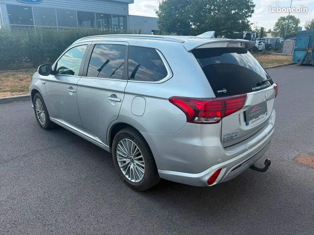 Mitsubishi Outlander 2020 photo 3