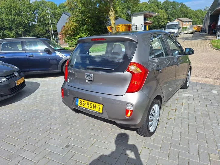 Kia Picanto 2011 photo 3