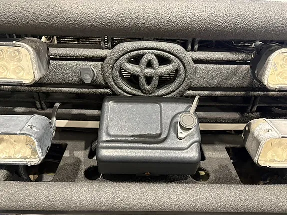 Toyota Land Cruiser 2011 photo 3