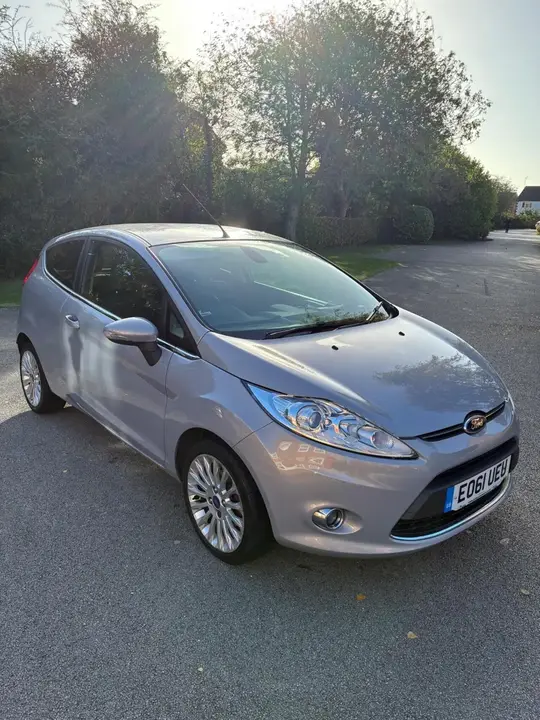 Ford Fiesta 2011 photo 3