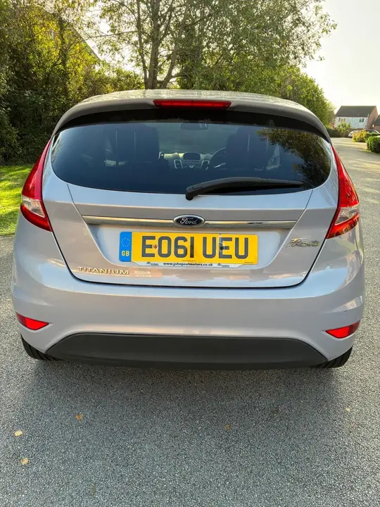 Ford Fiesta 2011 photo 2