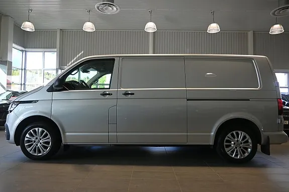 Volkswagen Transporter 2024 photo 2