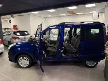 Fiat Doblo 2011 photo 2