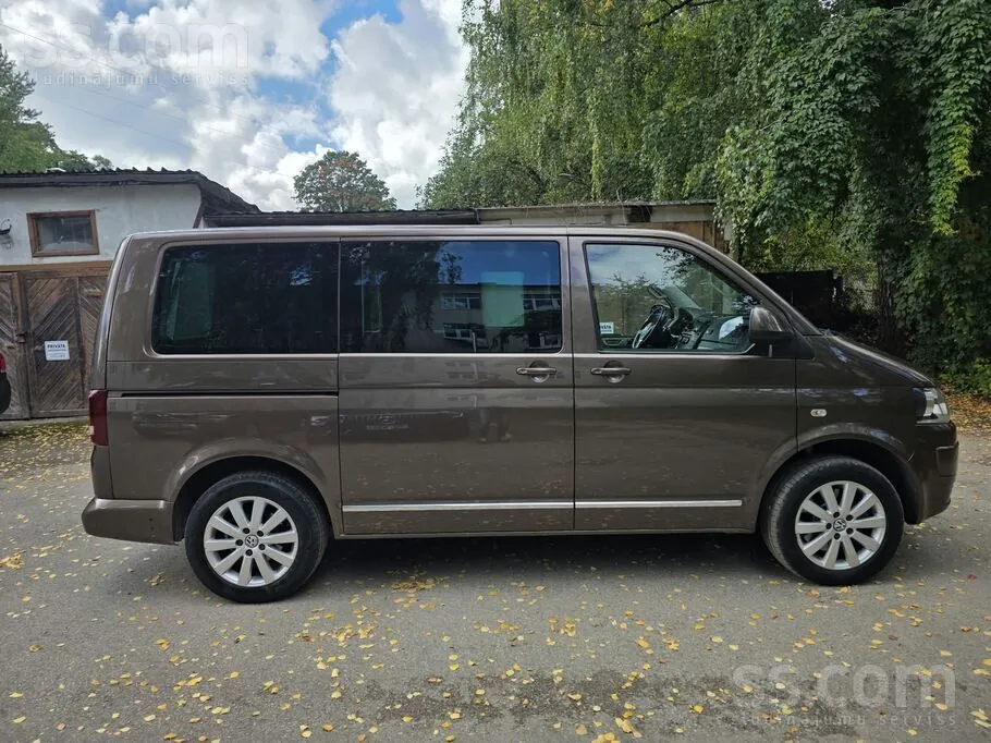Volkswagen Multivan 2010 photo 3