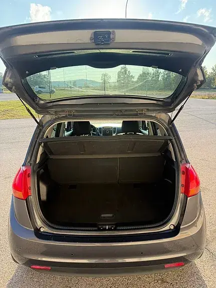 Kia Venga 2013 photo 5